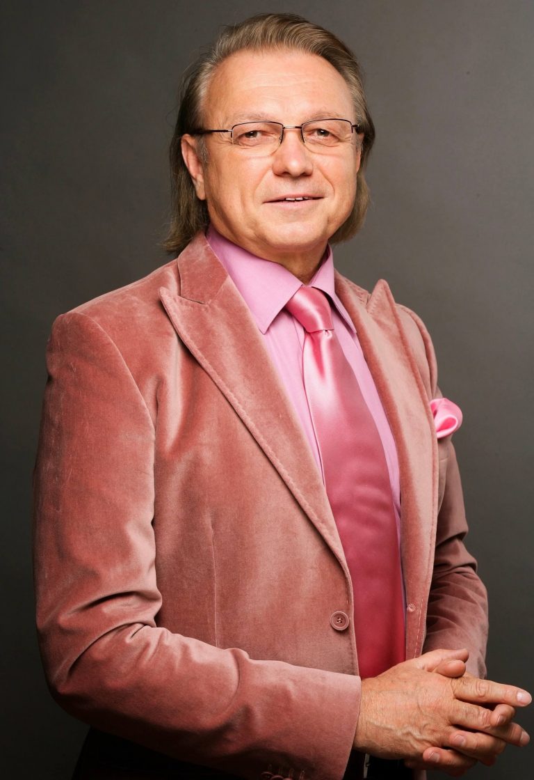 Юрий Федорович Маликов. Wikipedia - Самоцветы Юрия Маликова. Солистка ...